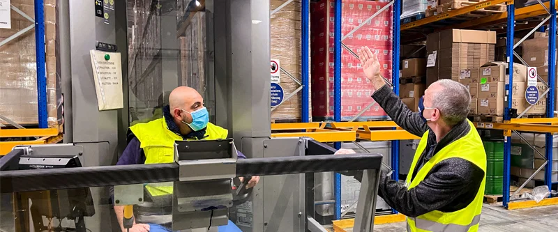 Für unsere Kunden im Einsatz: Unser Team aus den Bereichen Lager und Logistik.